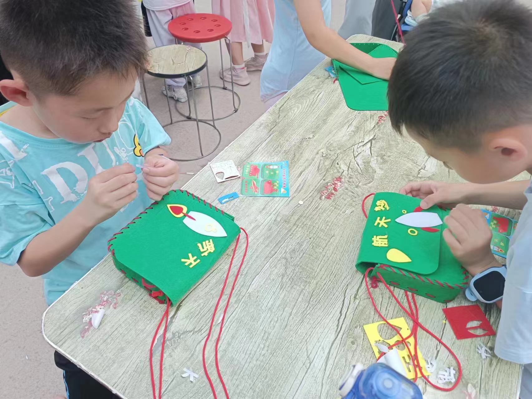 隆泰物業(yè)開展“七一”建黨節(jié)系列活動(圖2)